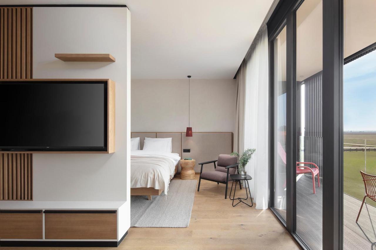 Hotel Materra Eszék Kültér fotó